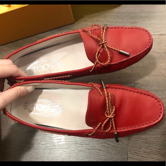 Preloved Tod’s red leather bow loafers flats siz38 - Picture 5 of 11